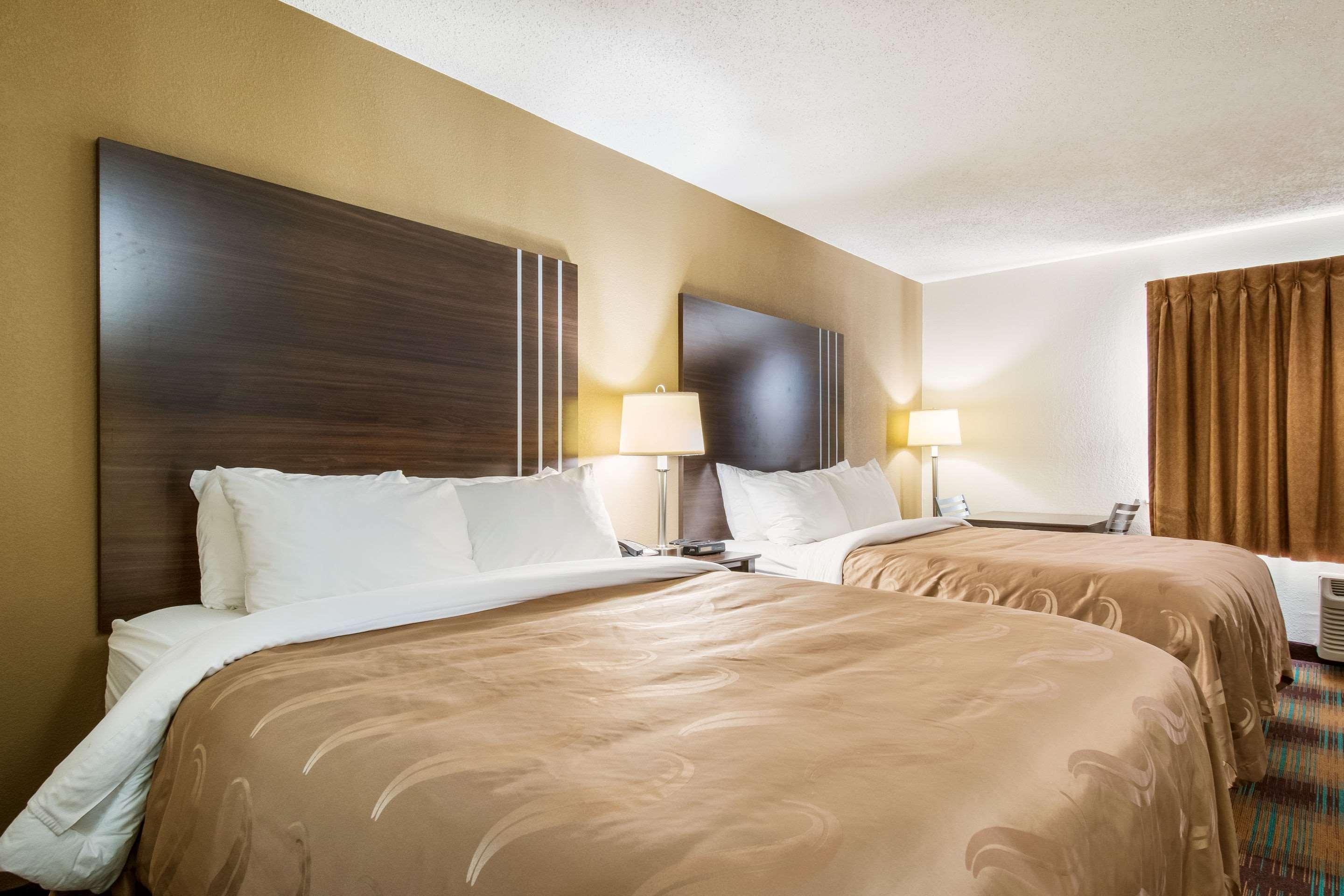 Quality Inn Блуумсбърг Екстериор снимка