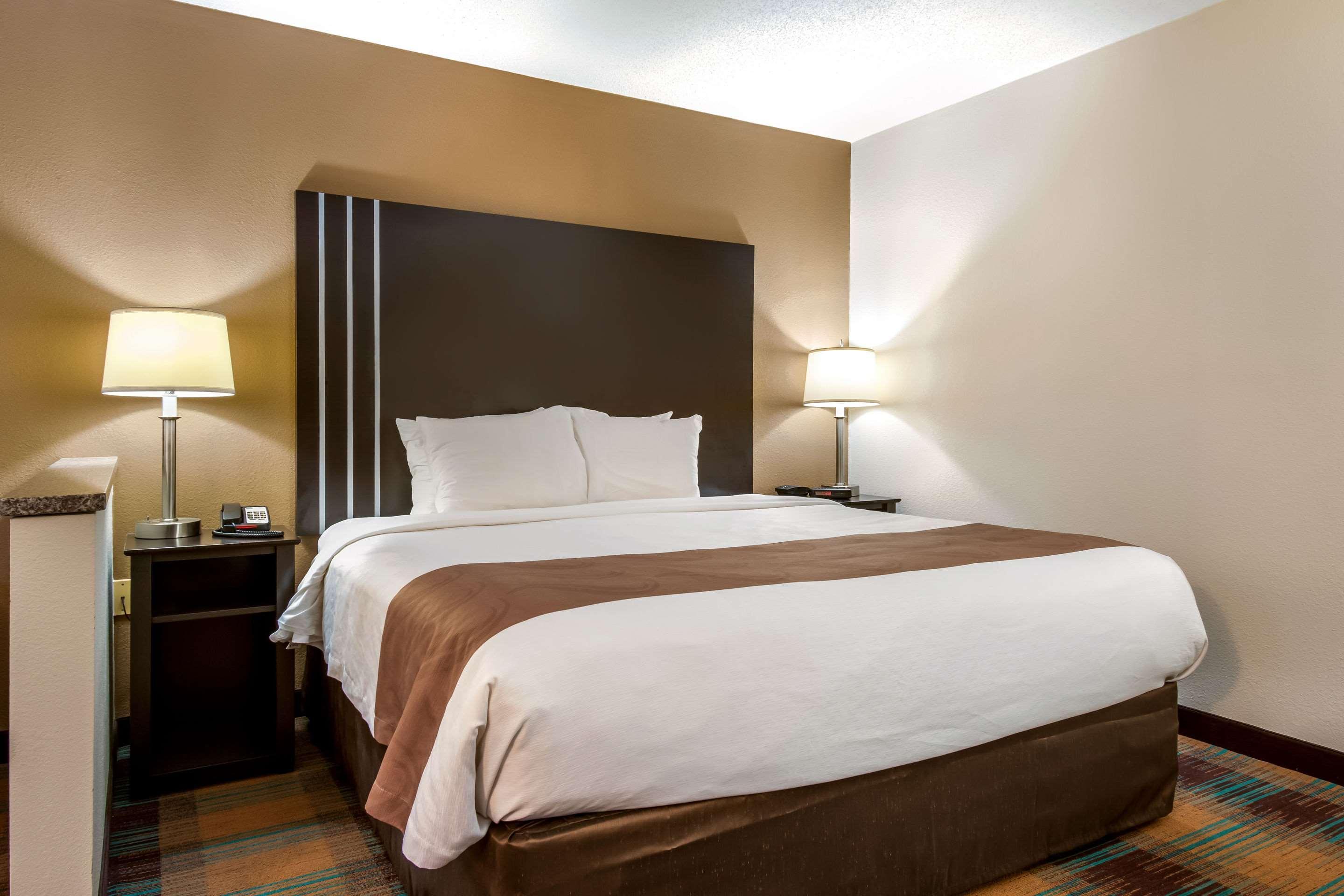 Quality Inn Блуумсбърг Екстериор снимка