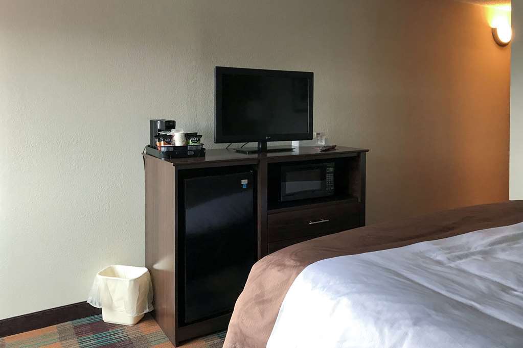 Quality Inn Блуумсбърг Стая снимка