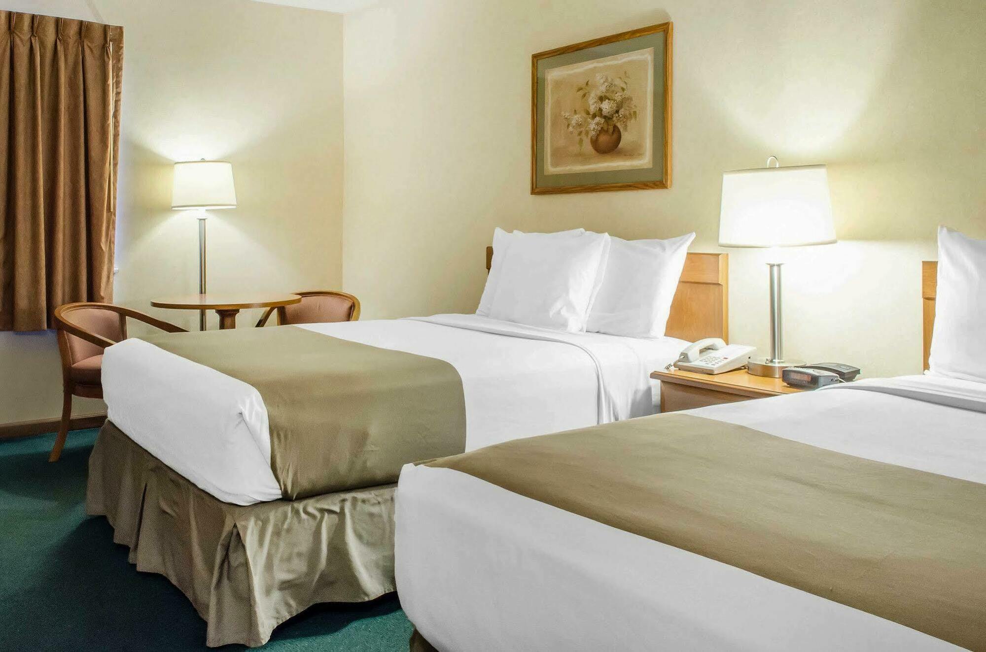 Quality Inn Блуумсбърг Екстериор снимка
